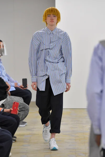 Look 30